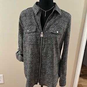 Zip up long sleeve shirt